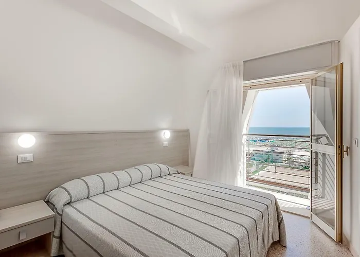 Hotel Blues 3*